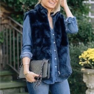 ☀️3/$25 J. Crew Faux Fur Navy Blue Plush Full Zip Sleeveless Vest Size Small